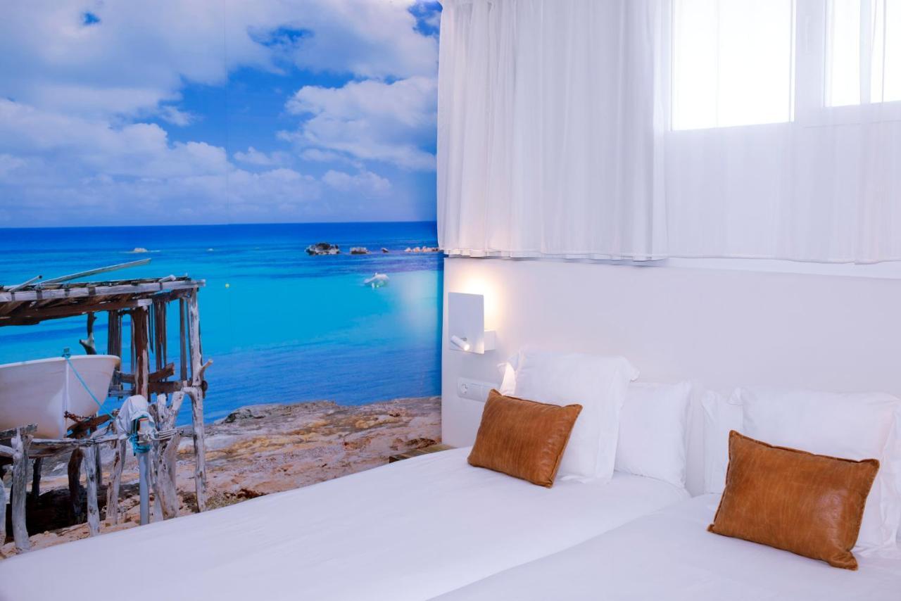 Llobet Apartahotel
